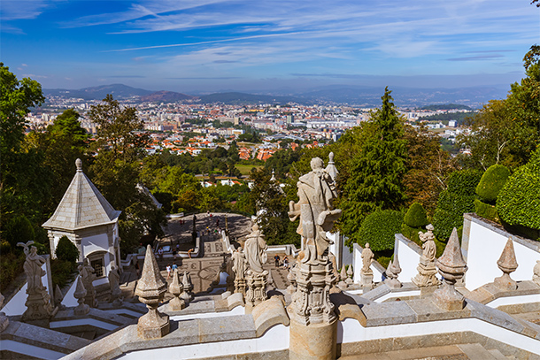 Uitzicht vanaf Bom Jesus do Monte over Braga