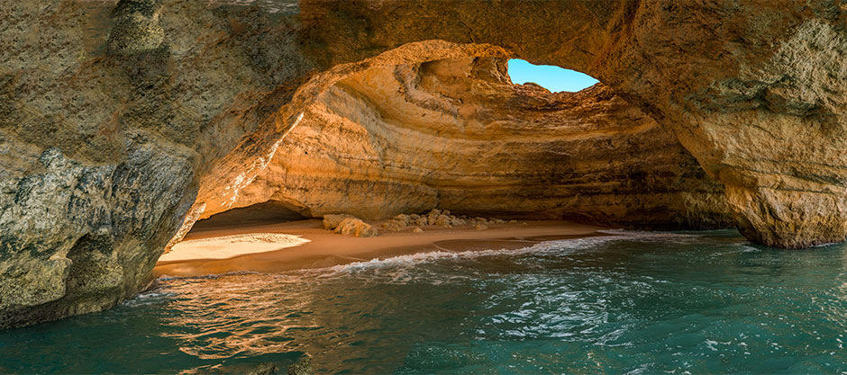 Grot bij Praia de Benagil, Algarve