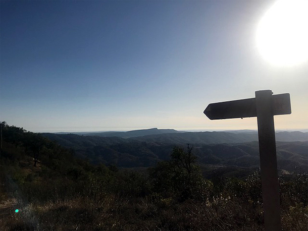 Wandelroute over de Rocha da Pena