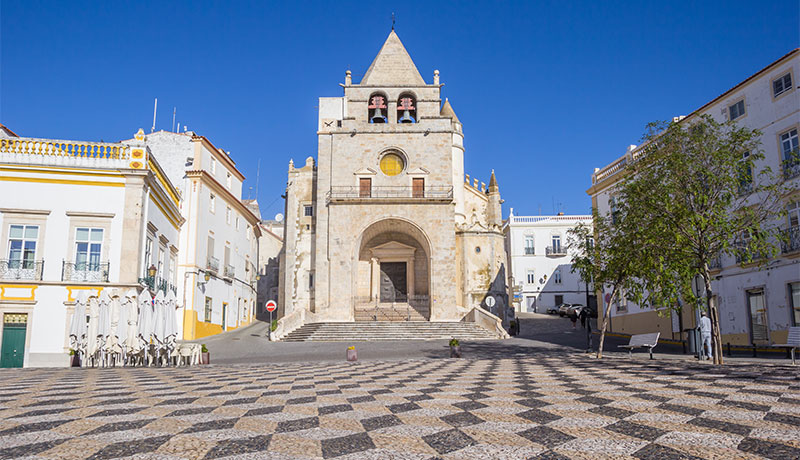 Kathedraal op de markt van Elvas, Alentejo
