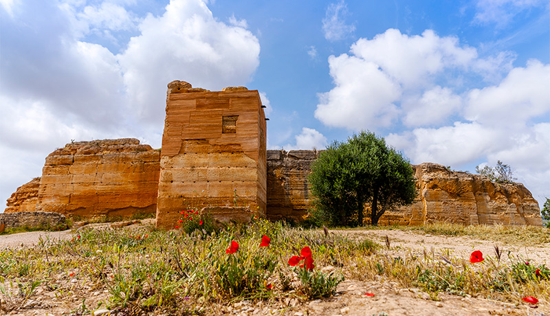 Het kasteel van Paderne in binnenland van de Algarve