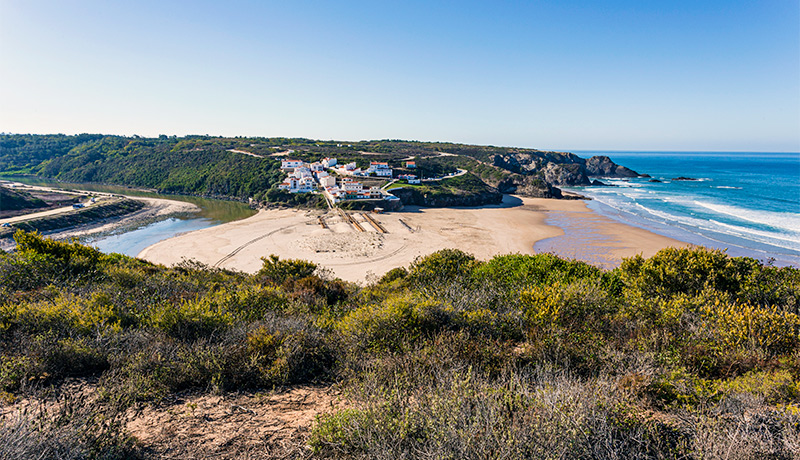 Strand van Odeceixe in de Algarve