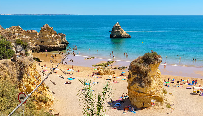 Prachtig strand in de Algarve, Portugal
