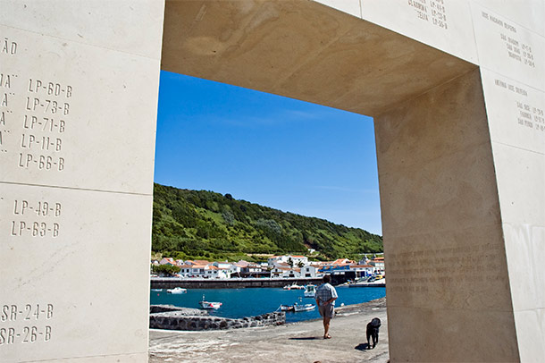 Monument voor walvisvaarders in Lajes do Pico