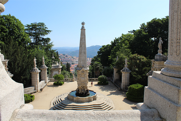 Uitzicht over Lamego vanaf Santuário de Nossa Senhora dos Remédios