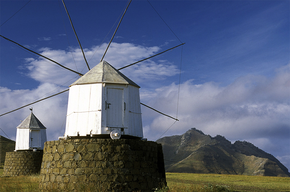 Traditionele windmolens op Porto Santo