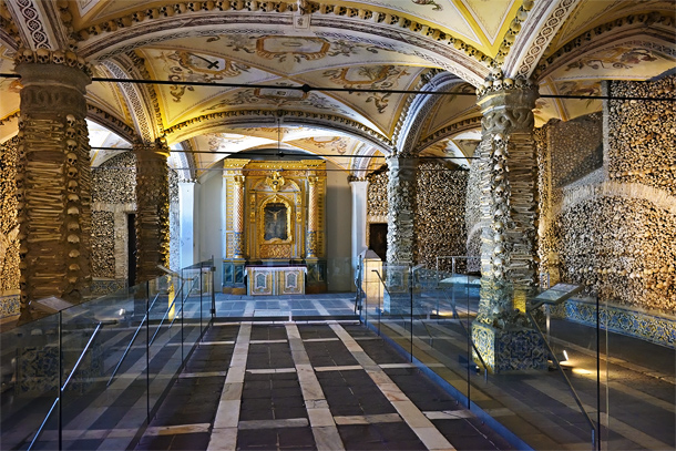 Capela dos Ossos