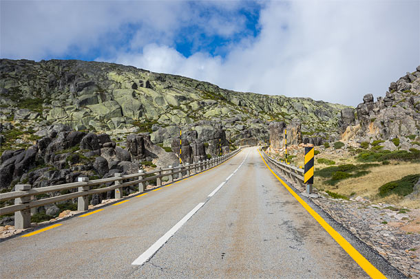 Mooie weg in Serra da Estela