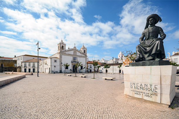 Praça Infante D. Henrique