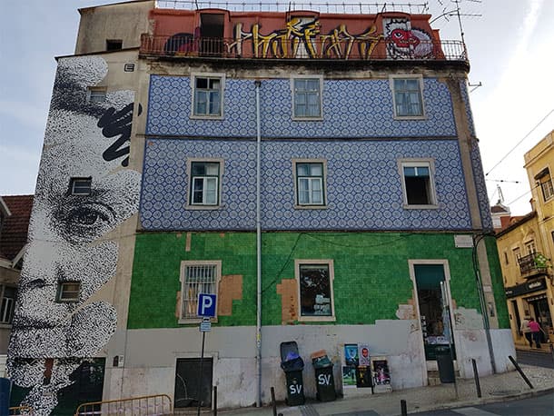 Street art in de straat Calçada da Mouraria