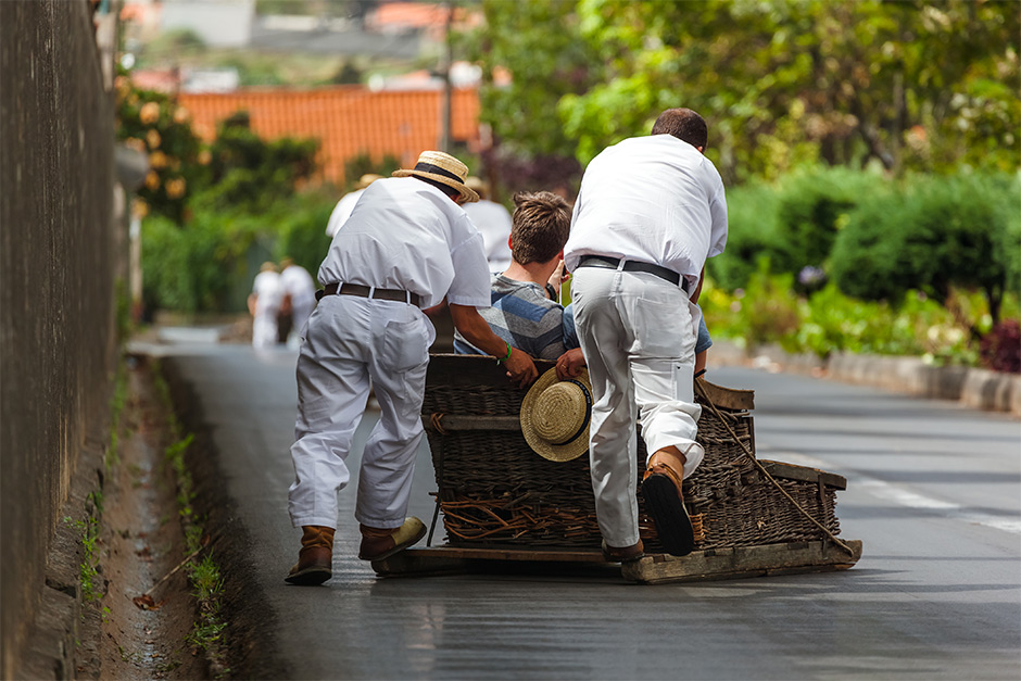 De Toboggan-baan in Funchal vanaf Monte naar beneden