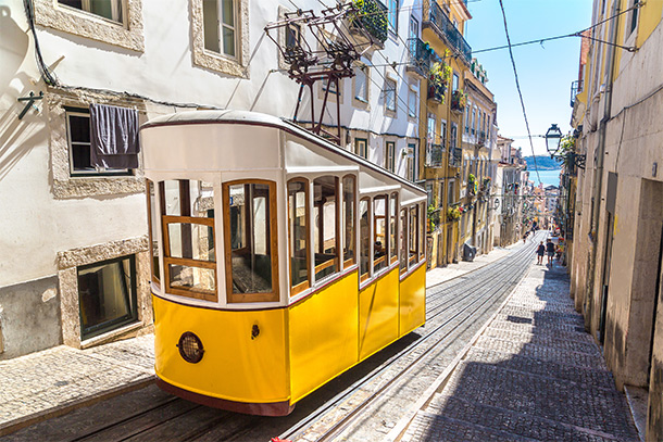 Ascensor da Bica, tram in Lissabon
