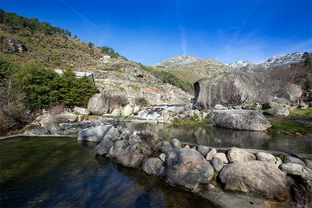 Praia Fluvial de Loriga in de Serra da Estrela