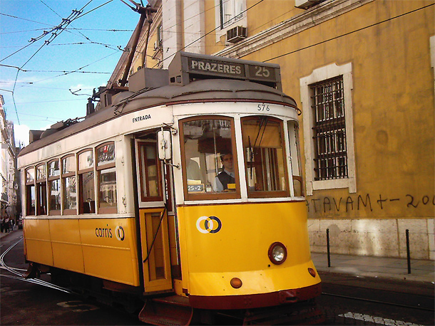 Tram 25 in Lissabon