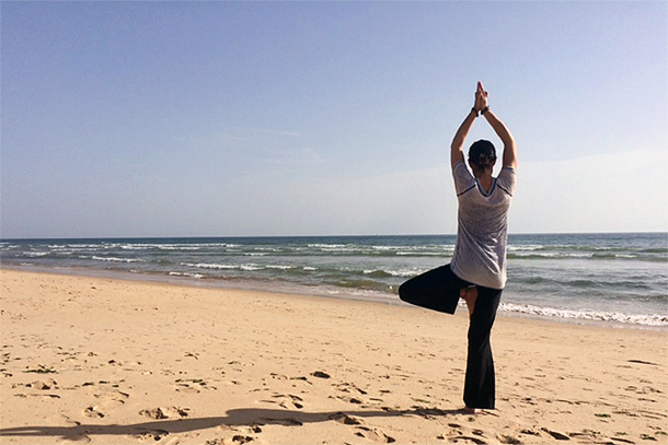 Yoga op het strand van de Algarve