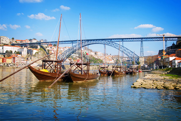 De brug Ponte Dom Luís I in Porto