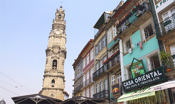 Torre dos Clérigos in Porto