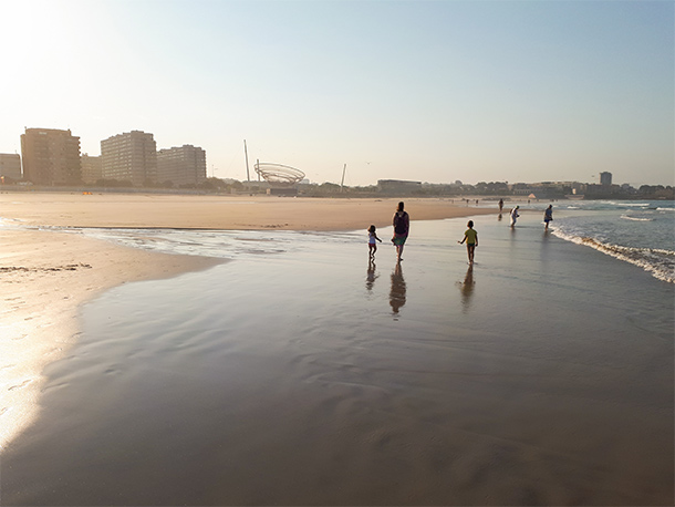 Zonsondergang op het strand van Matosinhos