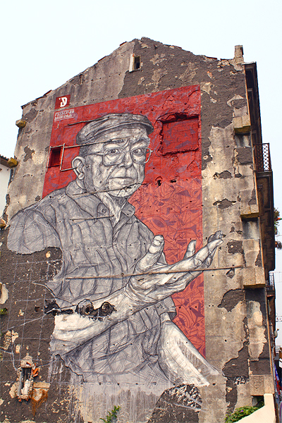 Street art in Porto door Frederico Draw