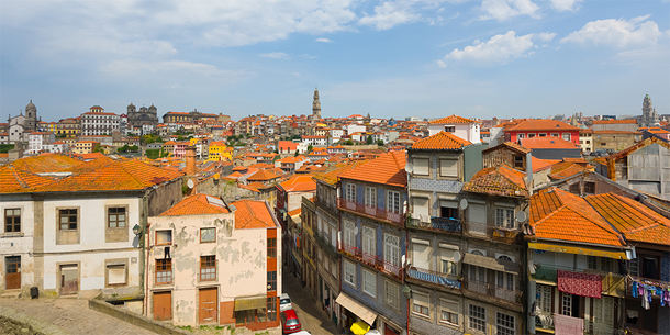 Uitzicht vanaf Torreiro da Sé over de oude binnenstad van Porto