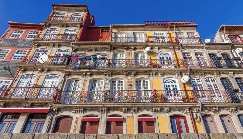 Oude huizen in de wijk Ribeira van Porto