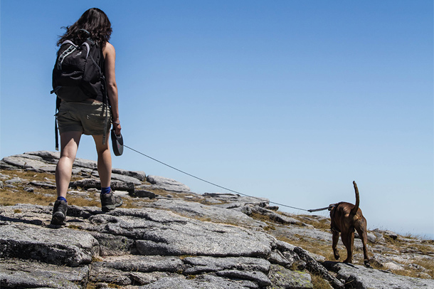 Wandelen over granieten hellingen van de Serra da Estrela, Midden-Portugal