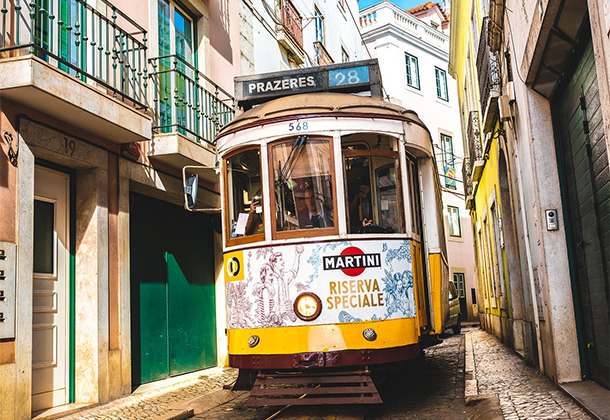 Tram van Alfama