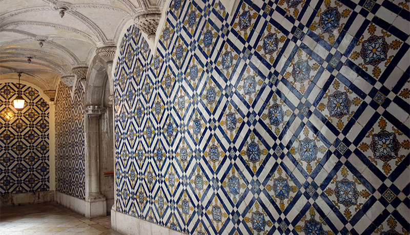 Uitzicht over het Praça do Comércio van Lissabon