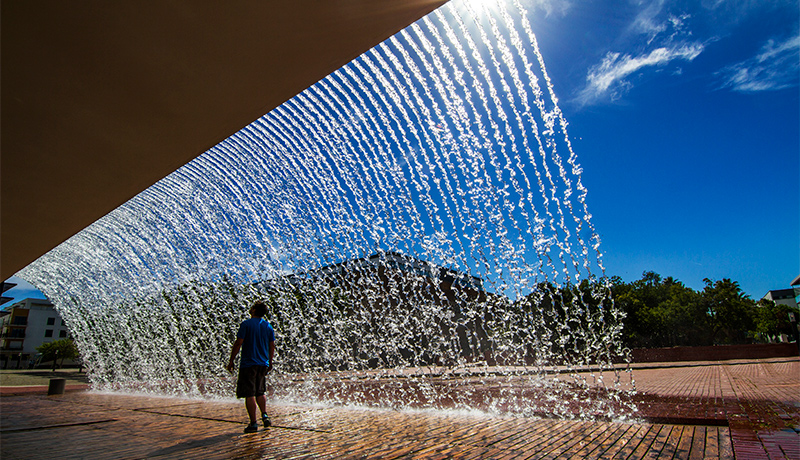 Waterval in Parque das Nações, een moderne wijk in Lissabon